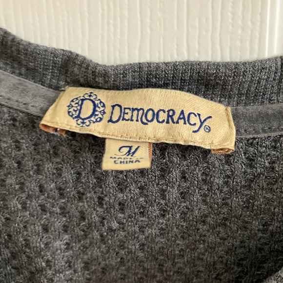 Top - Picture 3 of 5